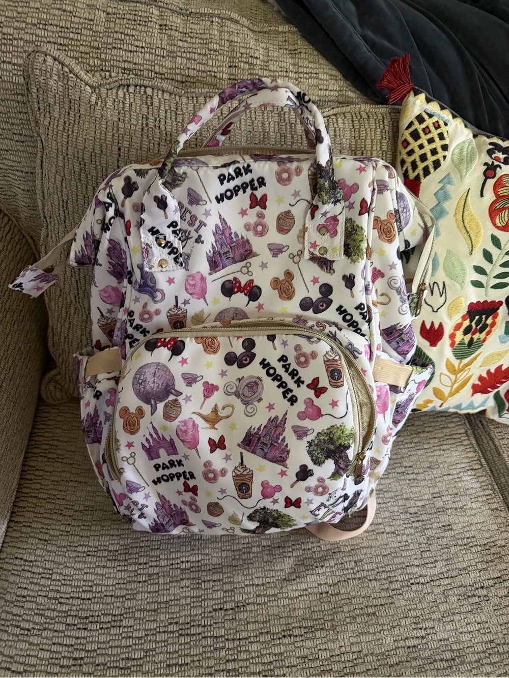 Park Hopper Pattern White & Purple Women’s Backpack Tote